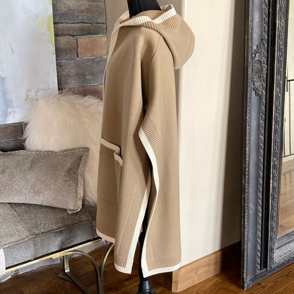 Burberry Wool Cashmere Knit Hooded Cape - Picture 6 of 16